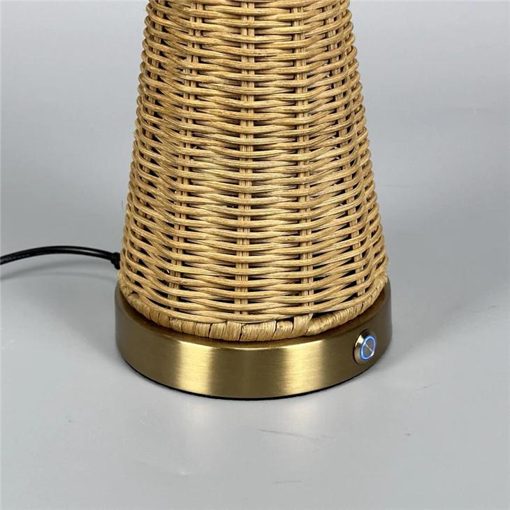 Rechargeable Hand-woven Rattan Tabele Lamp